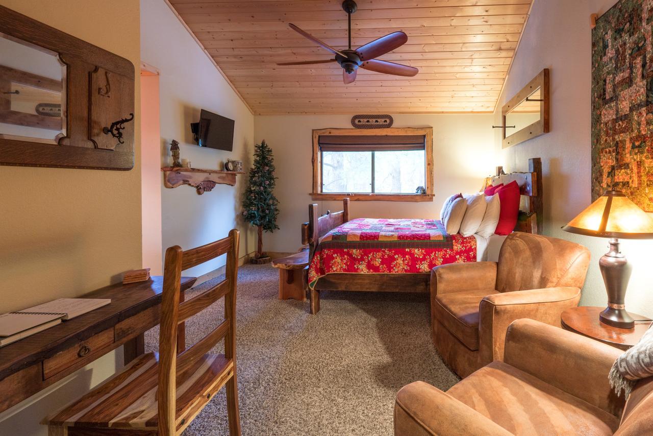 Whispering Pines Inn Flagstaff Esterno foto